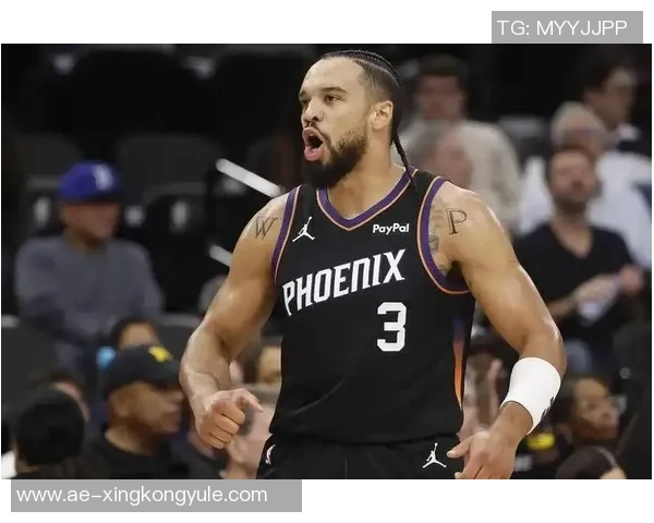 布克遭遇严密防守表现低迷18投仅4中贡献10分16助攻却有9次失误